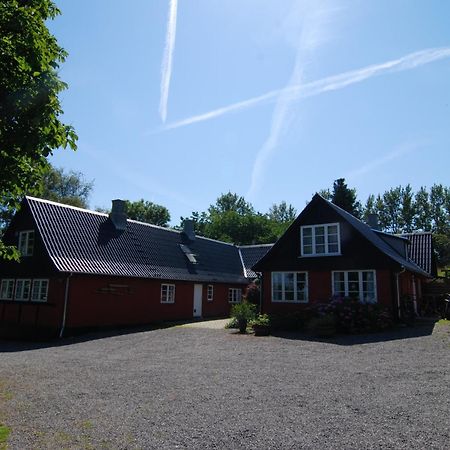 Pyttegarden Apartments Gudhjem Exterior photo